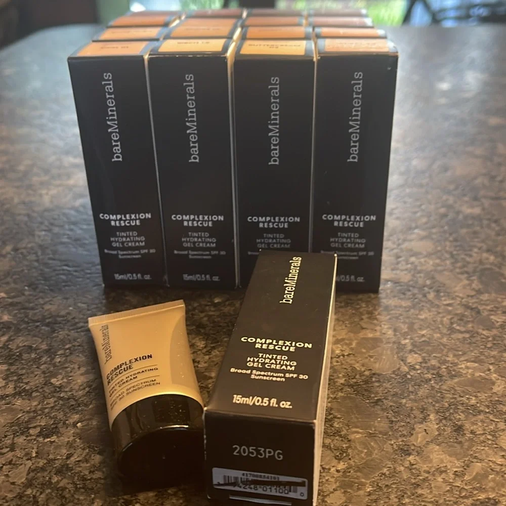 Bare Minerals Mini Complexion Rescue Tinted Hydrating Gel Cream from 17 shades